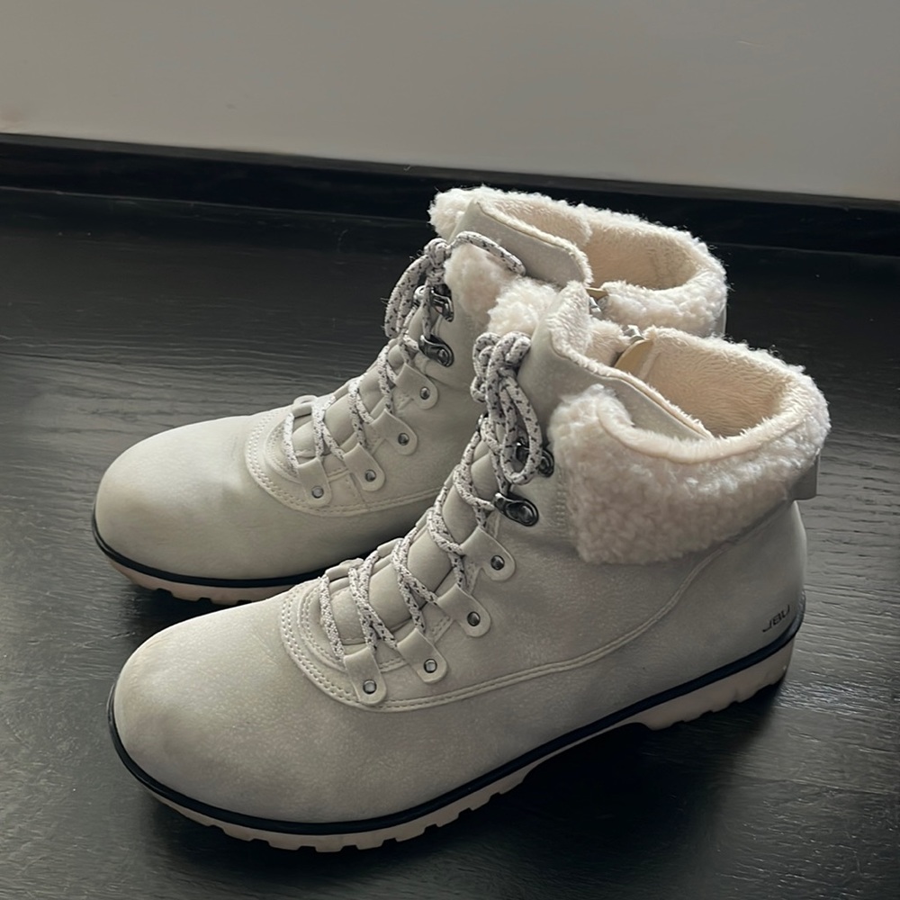 Winter Boots (Brand: JBU)